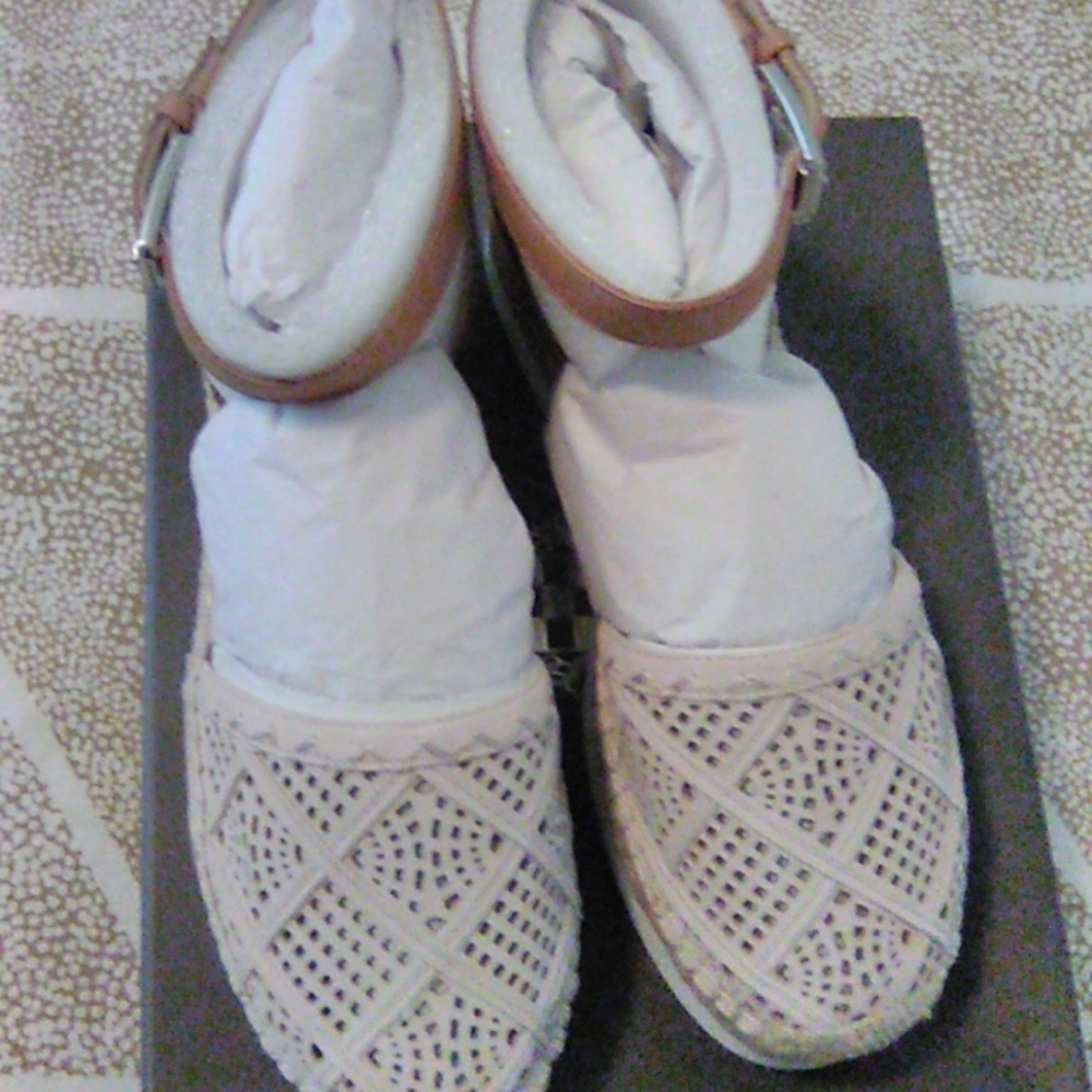 New Ladies Vince Camuto Leather Espadrilles 8.5 M
